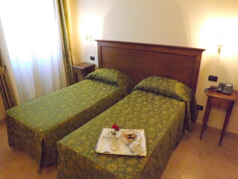 Relais Il Postiglione - Antica Posta Dei Chigi Hotel Campagnano Di Roma Phòng bức ảnh