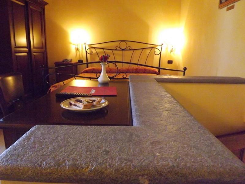 Relais Il Postiglione - Antica Posta Dei Chigi Hotel Campagnano Di Roma Ngoại thất bức ảnh