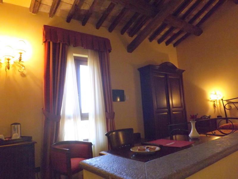 Relais Il Postiglione - Antica Posta Dei Chigi Hotel Campagnano Di Roma Ngoại thất bức ảnh
